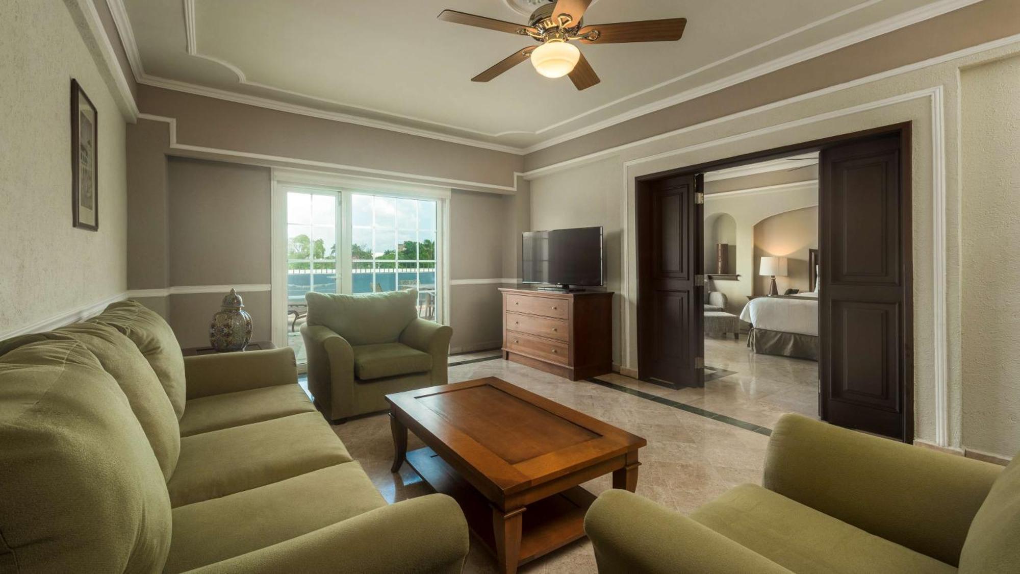 Villa Mercedes Curio Collection By Hilton Мерида Екстериор снимка